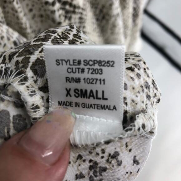 Gibson Womens Dress XS Grey Snake Print Blouson Ruffle Trim Keyhole Mini NWT - Picture 9 of 10